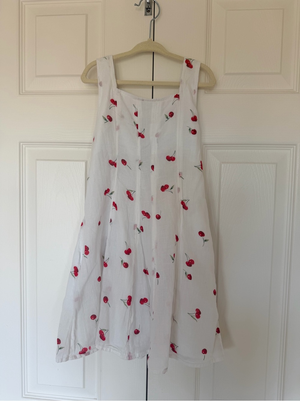 abercrombie kids White Dress with Red Cherry Print Girls size 5/6